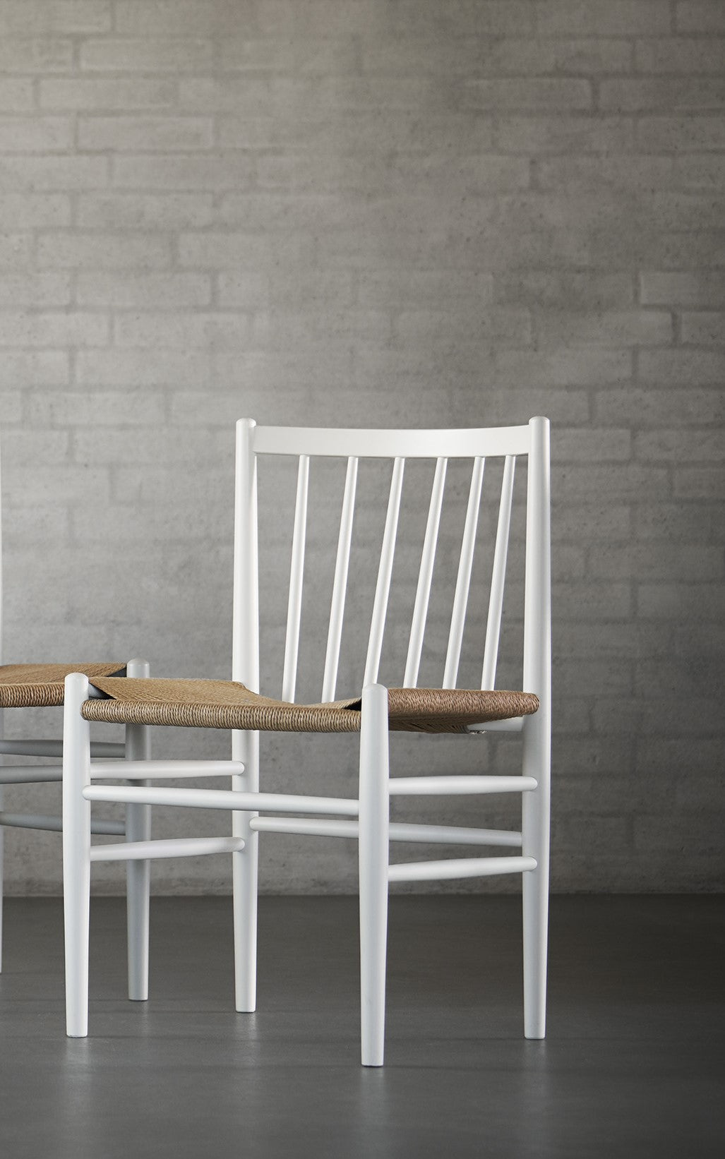 J80 - Chair - Beech - Pure White - Lifestyle 1