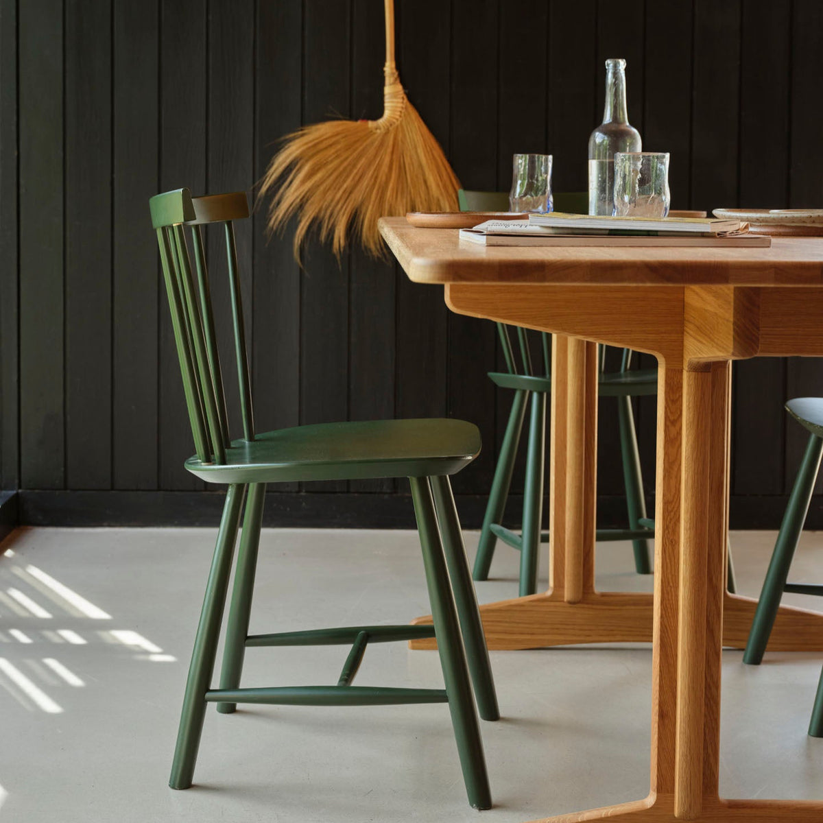 J46 - Chair - 2 pcs - Beech - Bottle Green