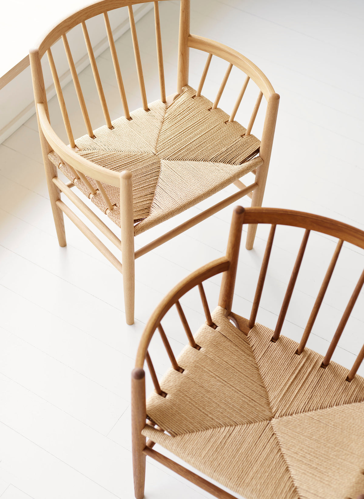 J81 - Chair - Smoked oak - Lifestyle 2