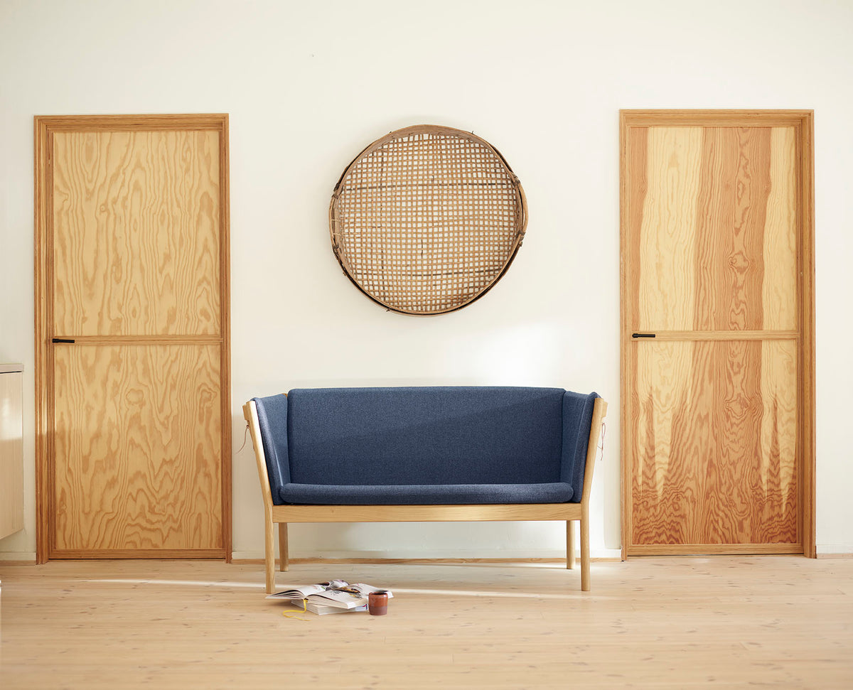 J148 - 2-Seater Sofa - Oak - Dark Blue (36) - Lifestyle 1